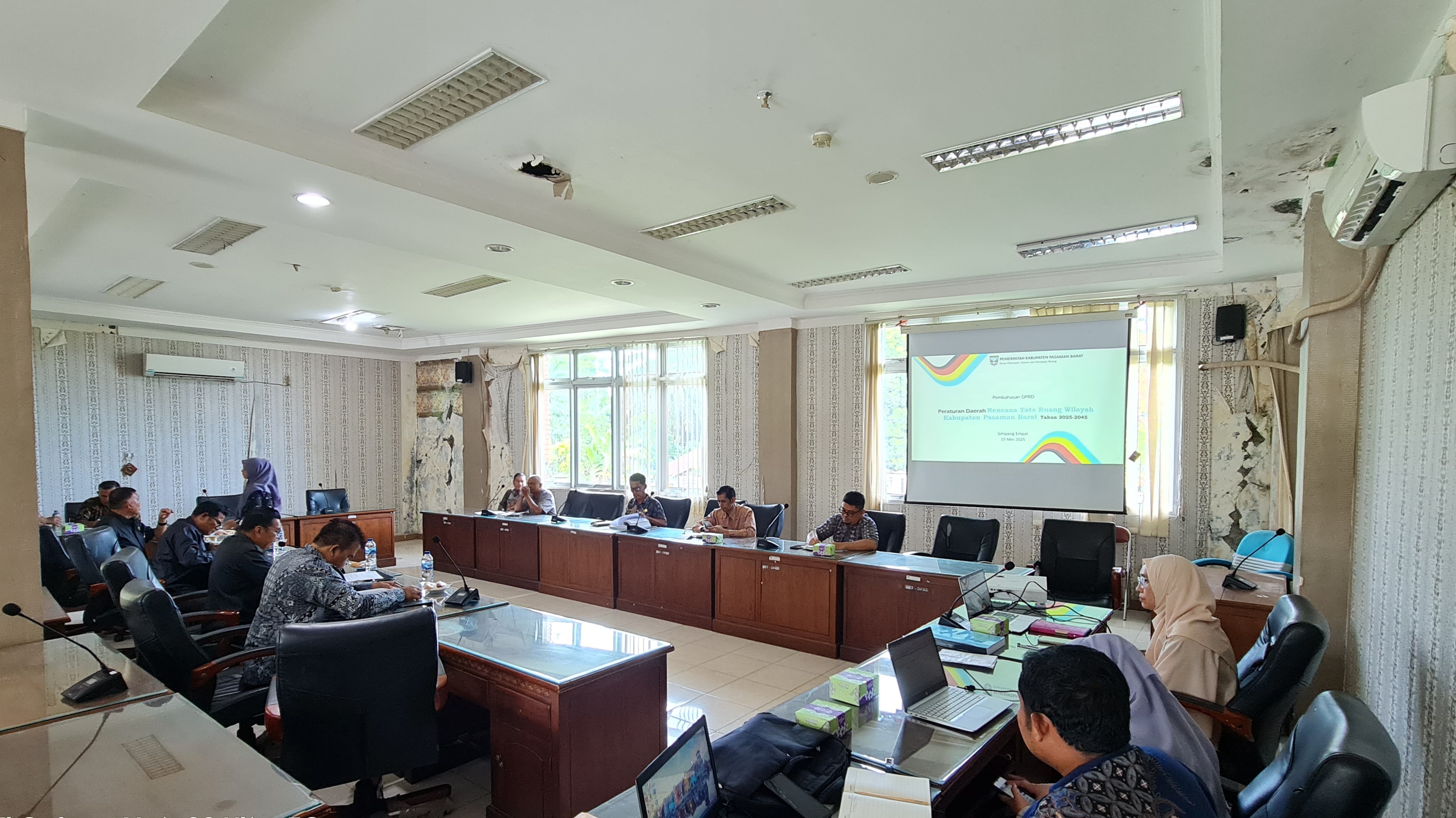 DPRD Pasaman Barat Gelar Rapat Pansus Pembahasan Ranperda RTRW Tahun 2025 - 2045 dengan OPD Terkait